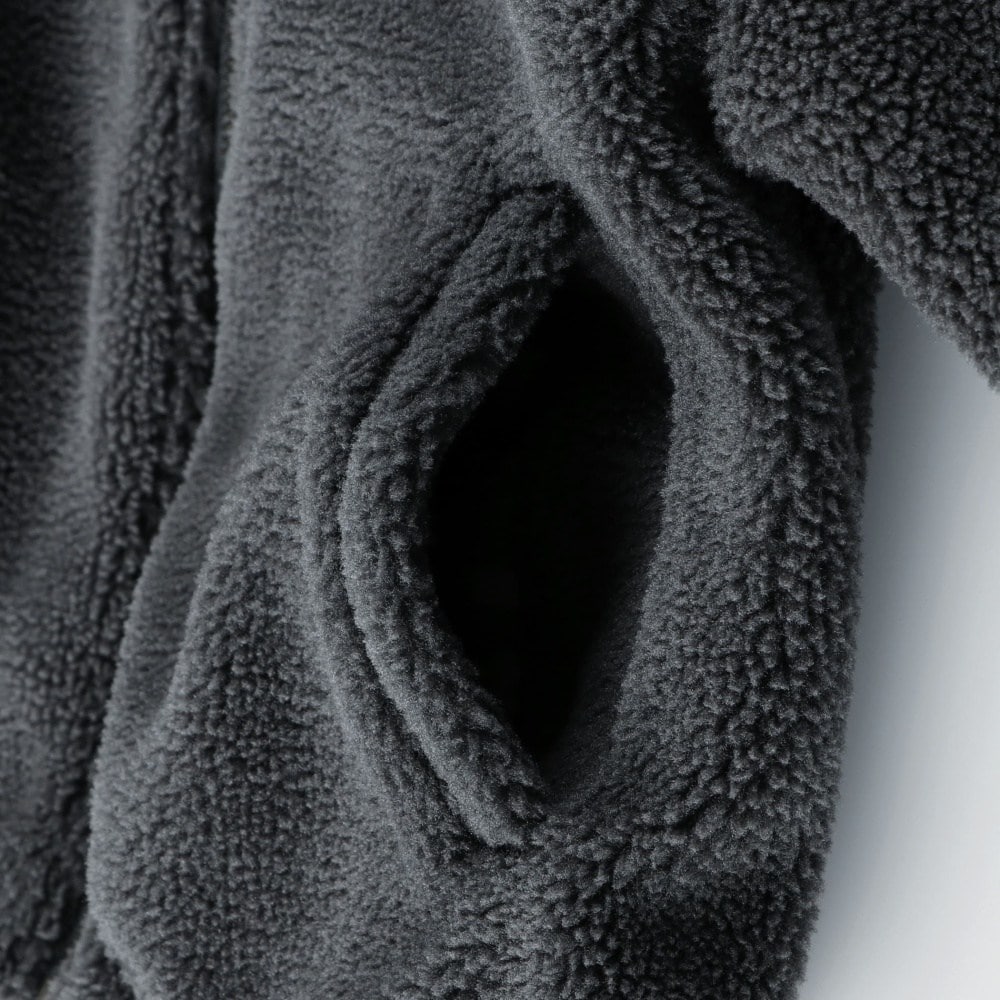 チャコールグレー