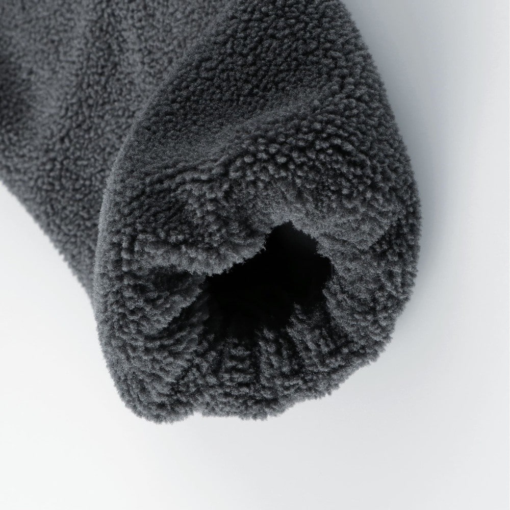 チャコールグレー