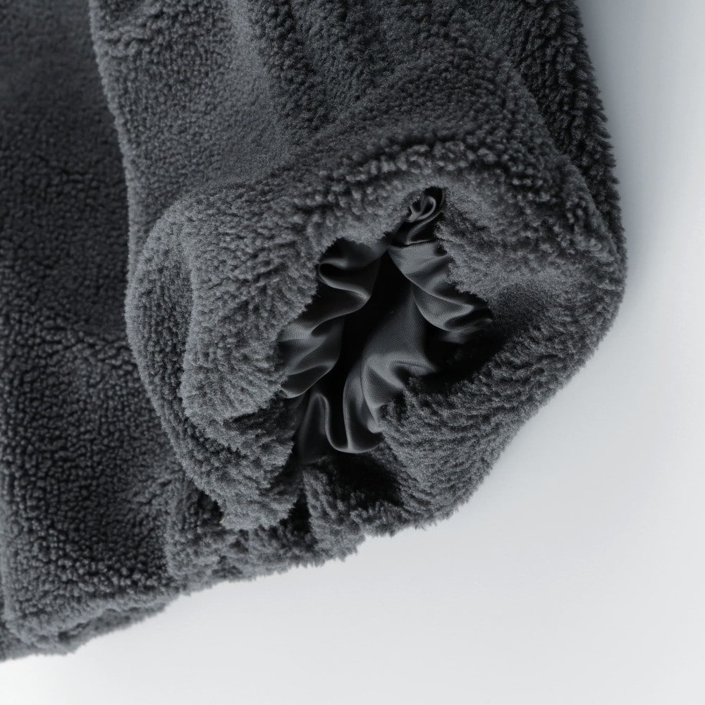 チャコールグレー