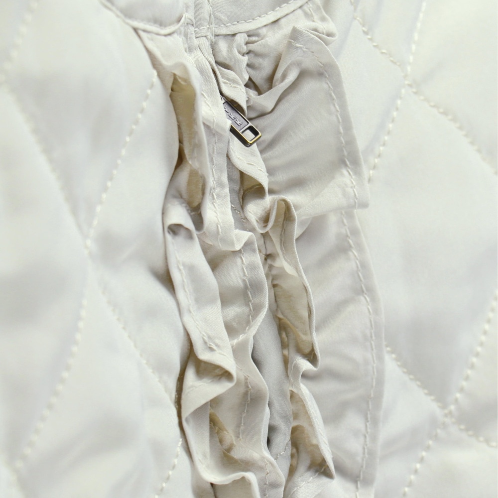 ライトベージュ