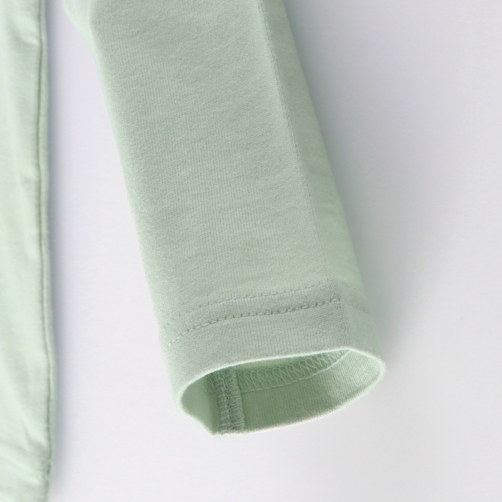 ライトグリーン