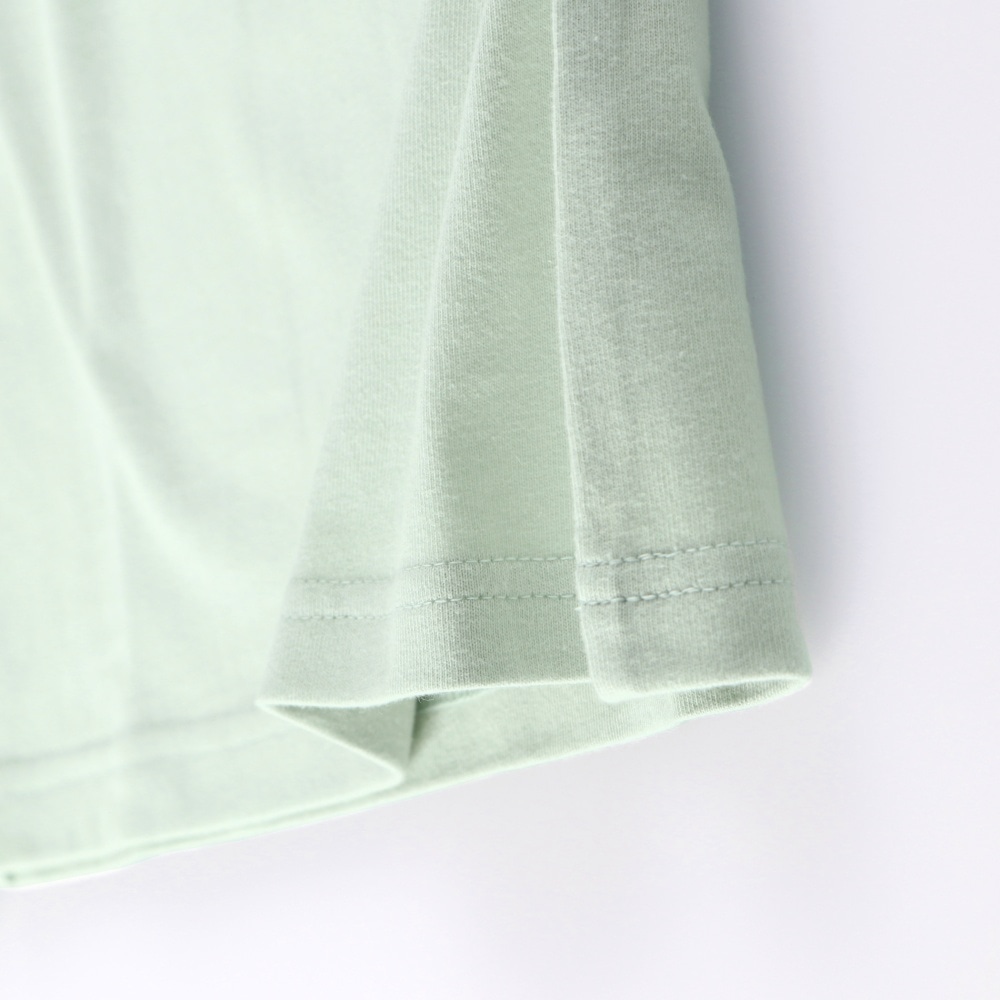 ライトグリーン