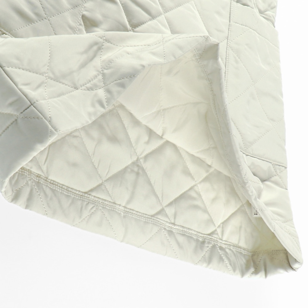 ライトベージュ