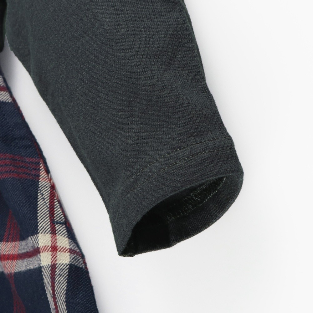 チャコールグレー