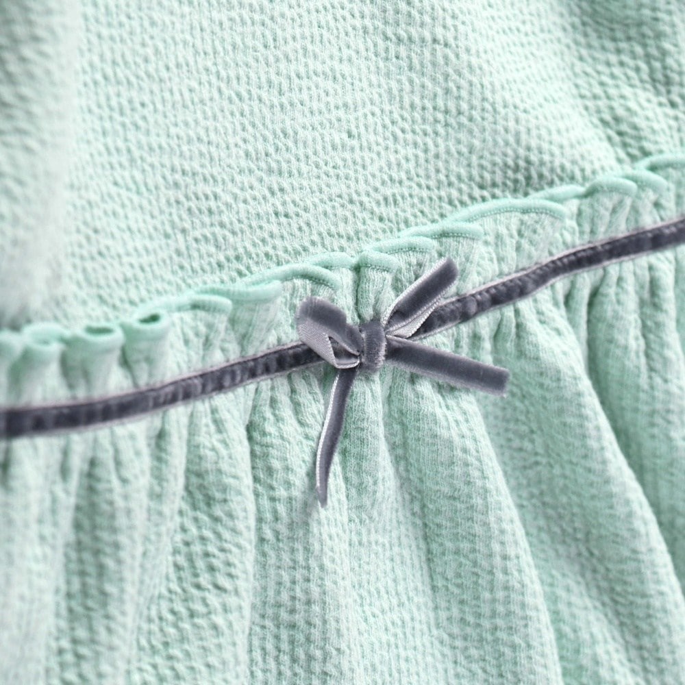 ライトグリーン