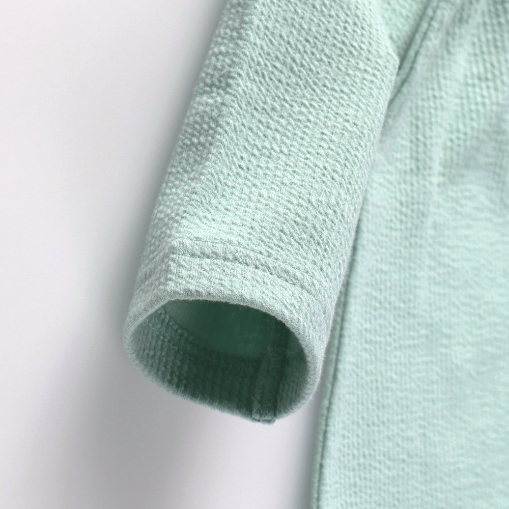 ライトグリーン