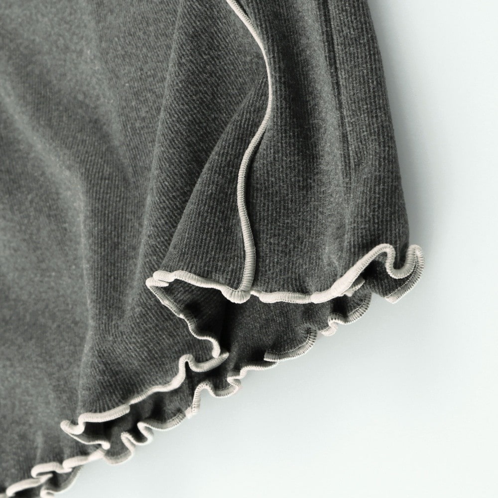 チャコールグレー