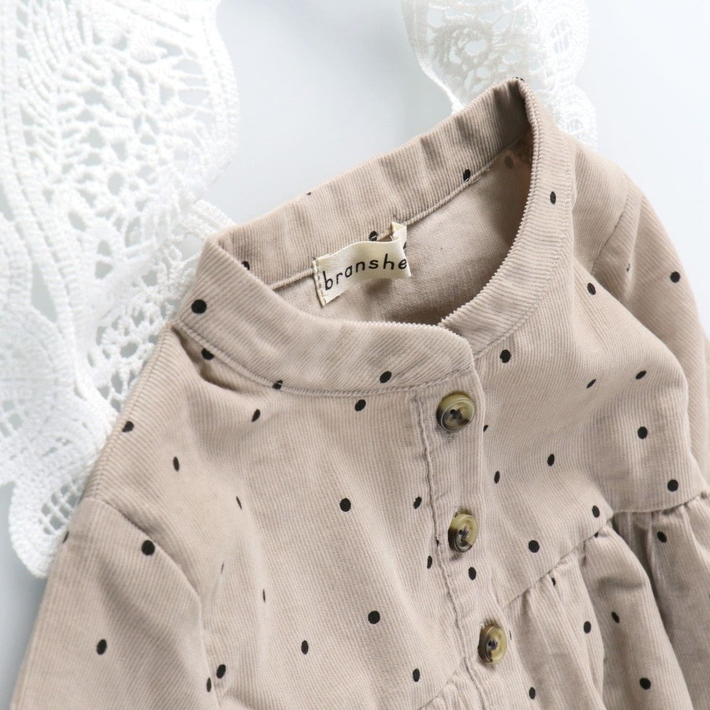 ピンクベージュ