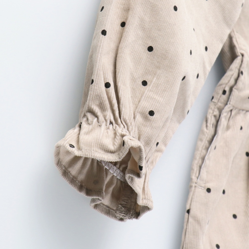 ピンクベージュ