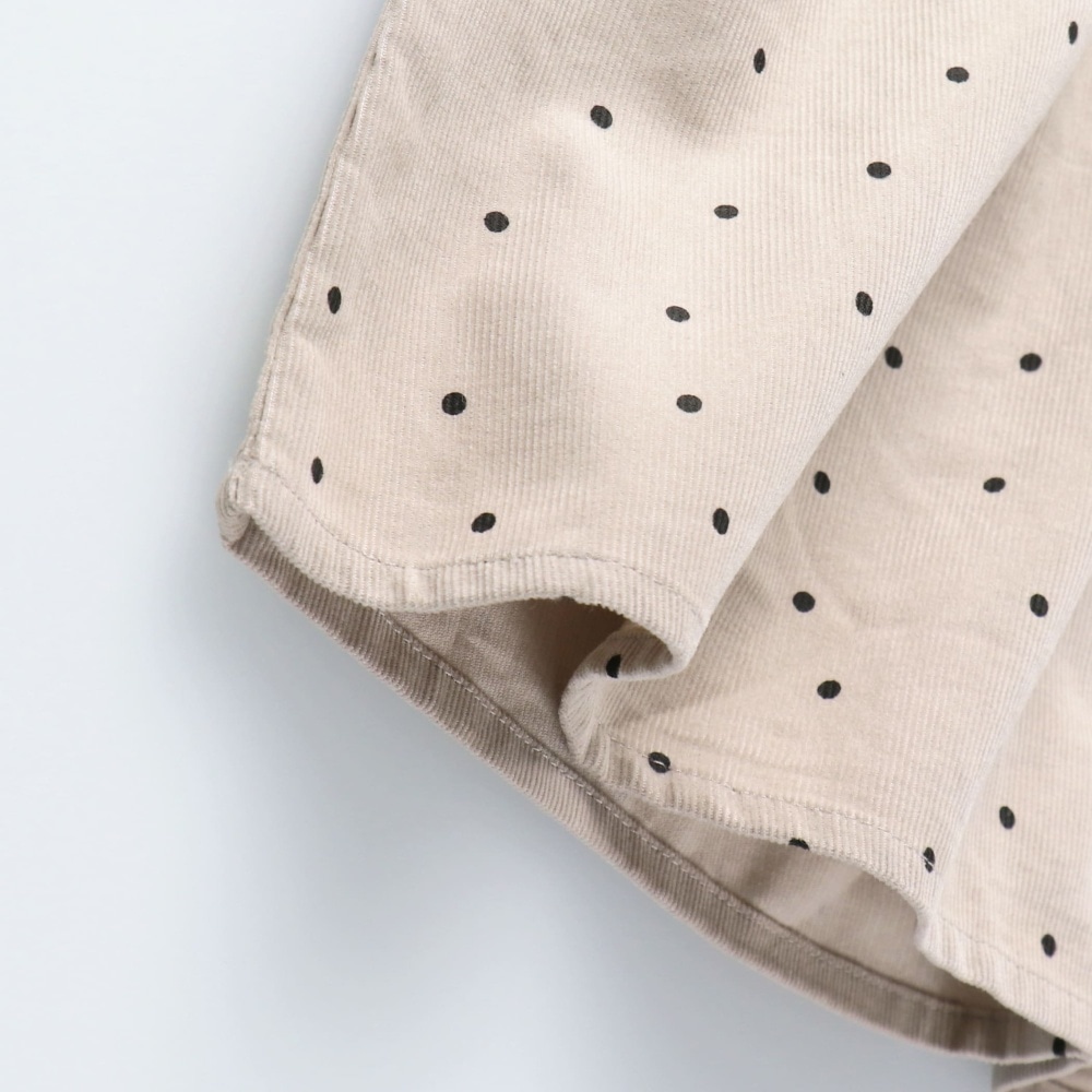 ピンクベージュ