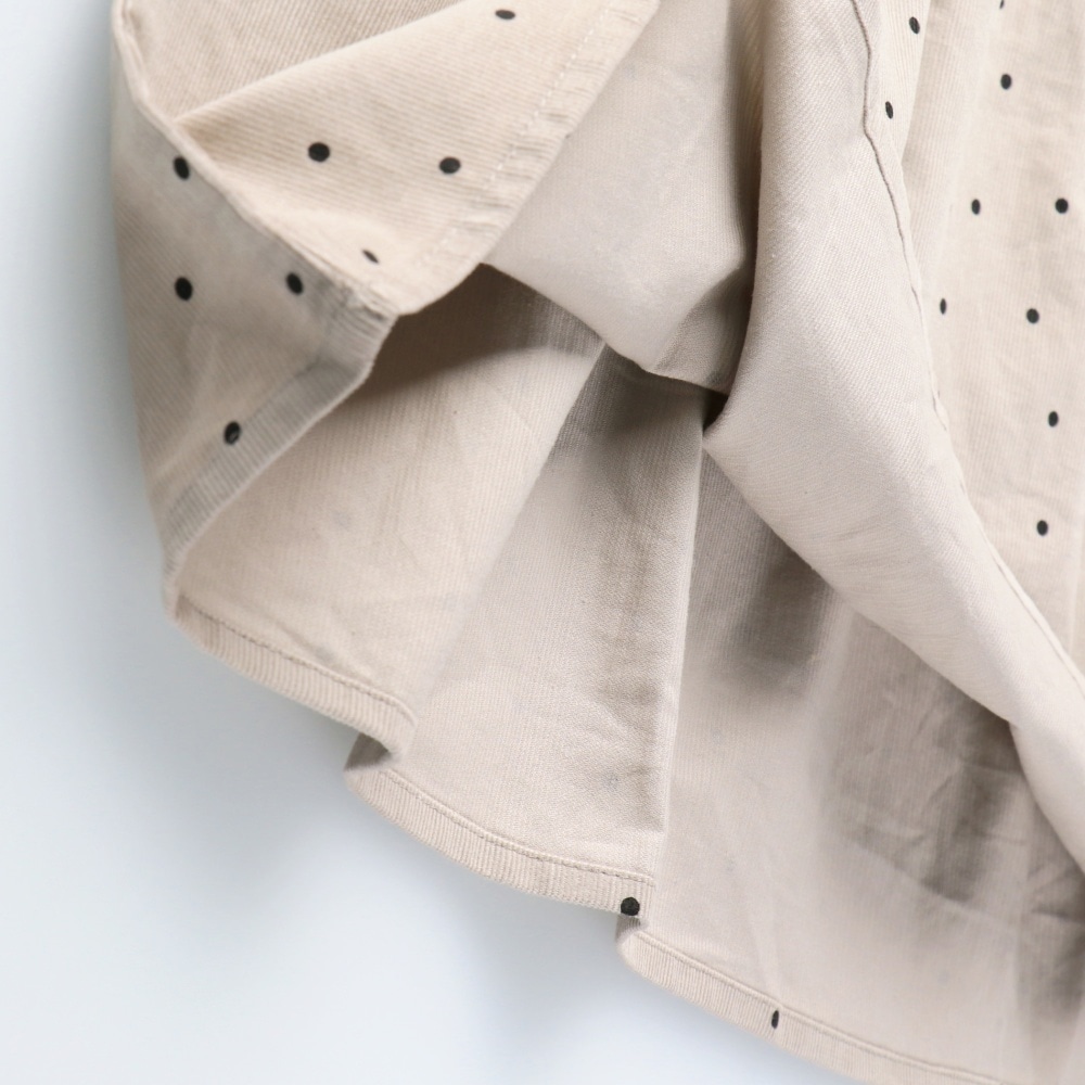 ピンクベージュ