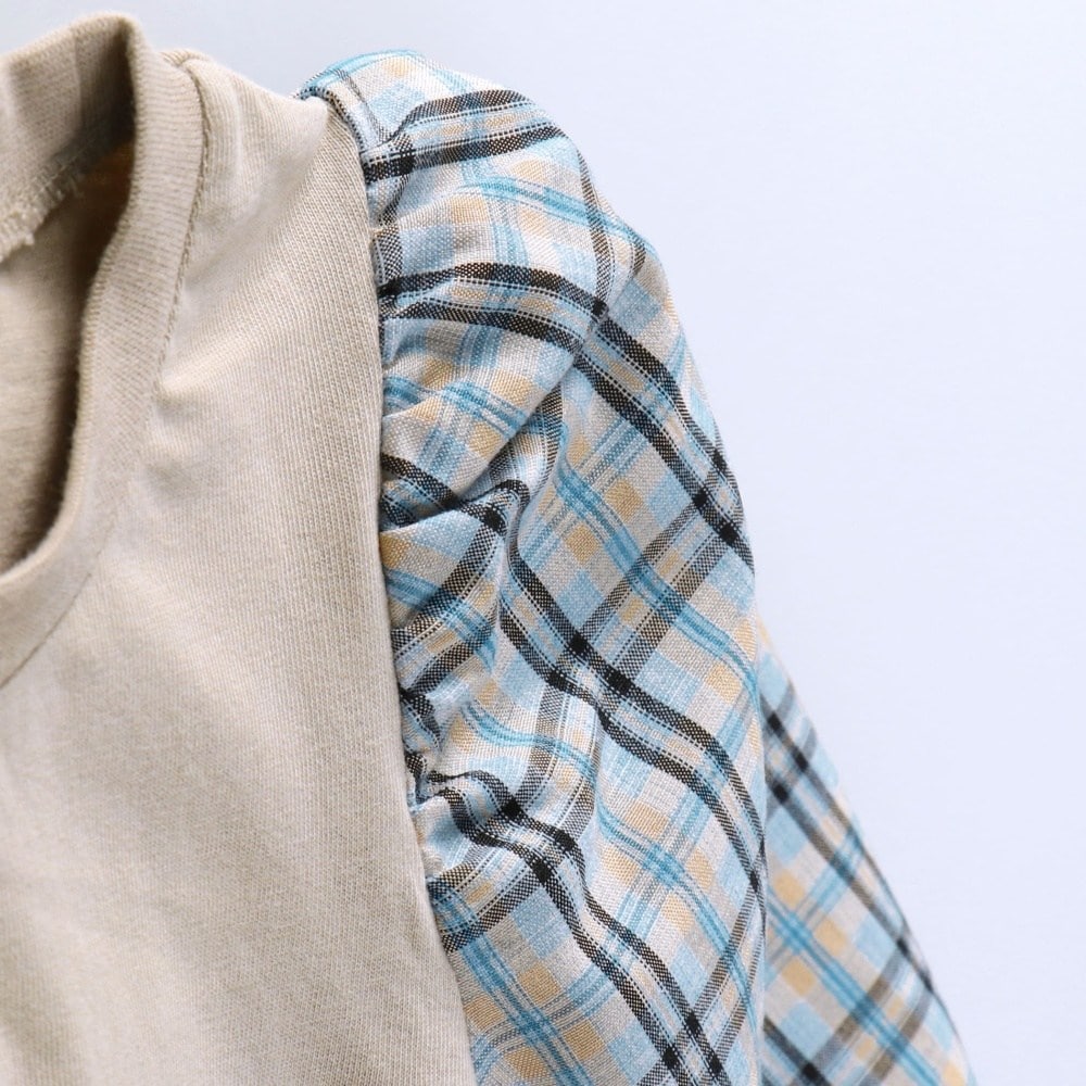 ピンクベージュ