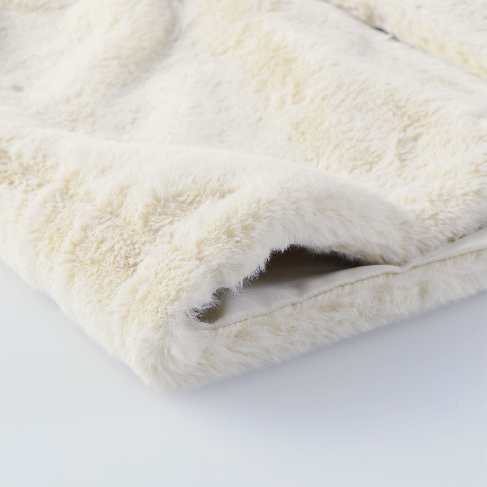 ライトベージュ