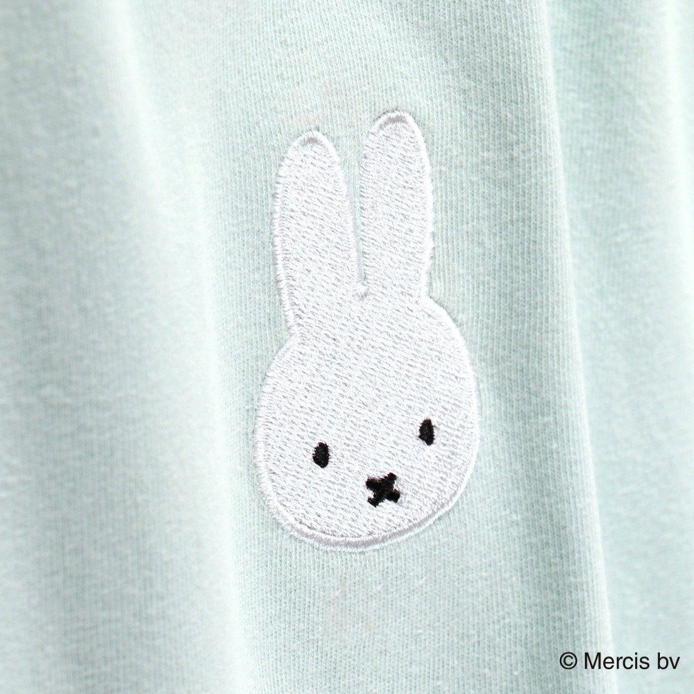 ライトグリーン