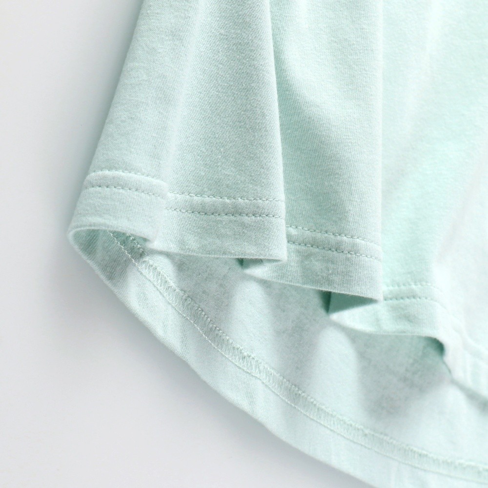 ライトグリーン