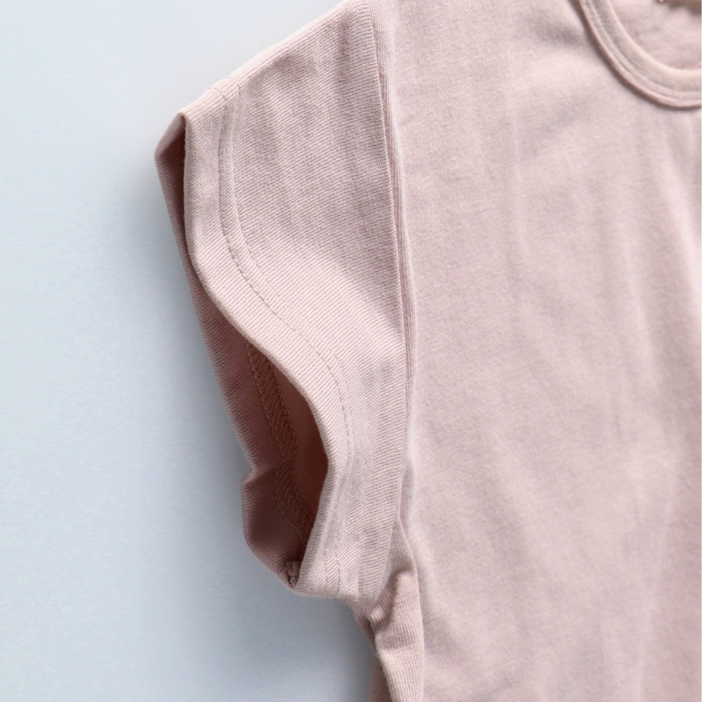 ピンクベージュ