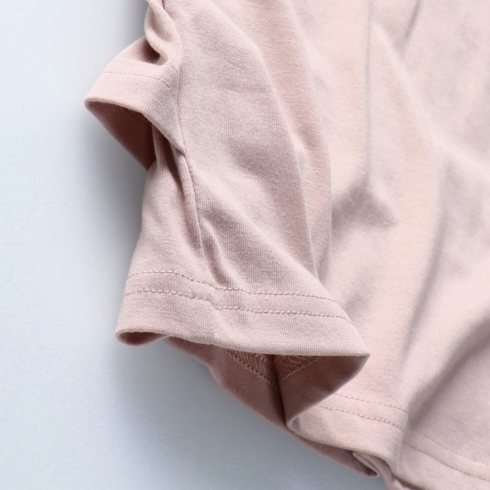 ピンクベージュ