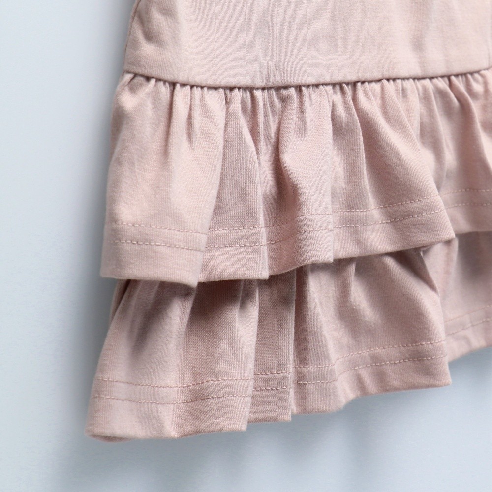 ピンクベージュ