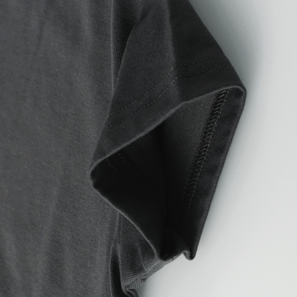 チャコールグレー