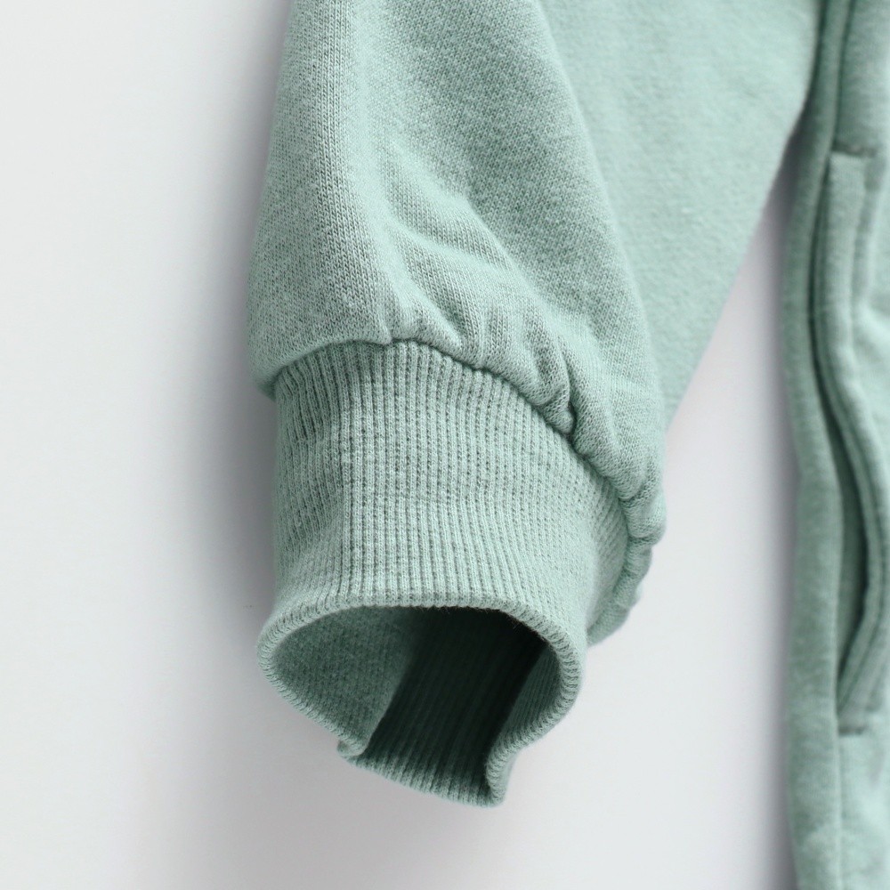 ライトグリーン