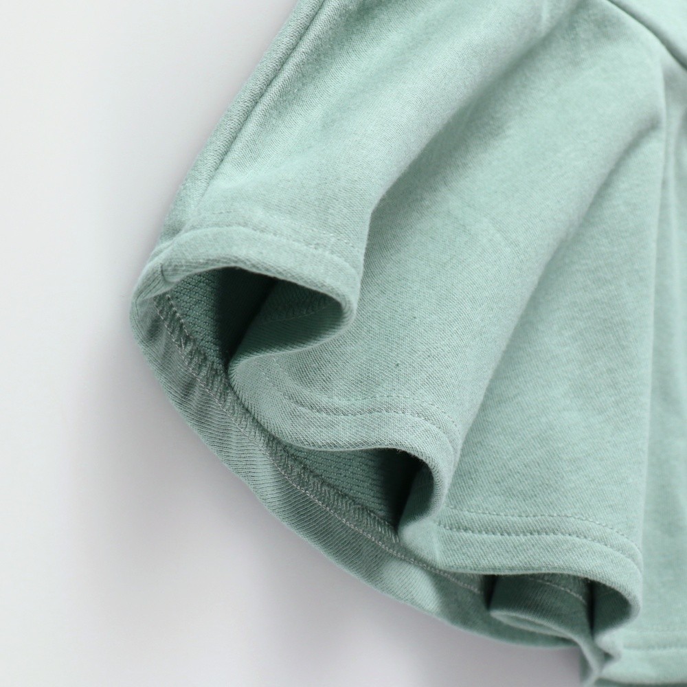 ライトグリーン