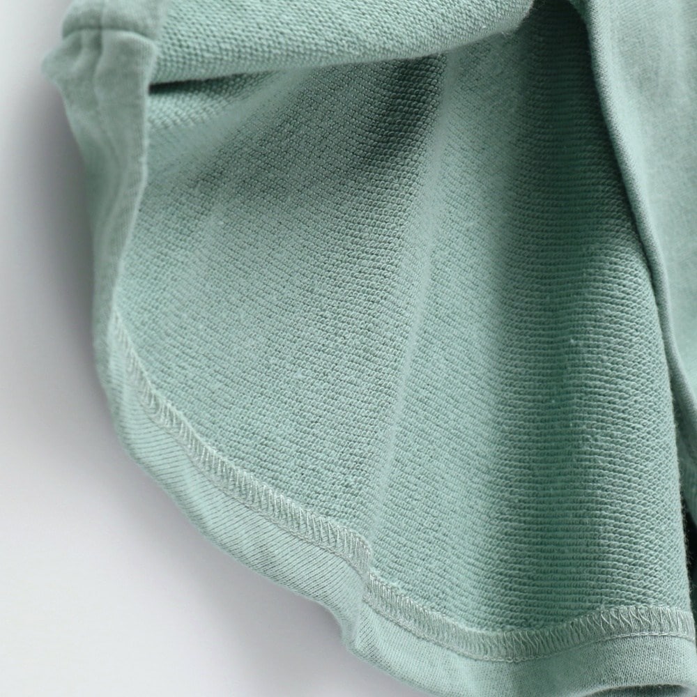 ライトグリーン