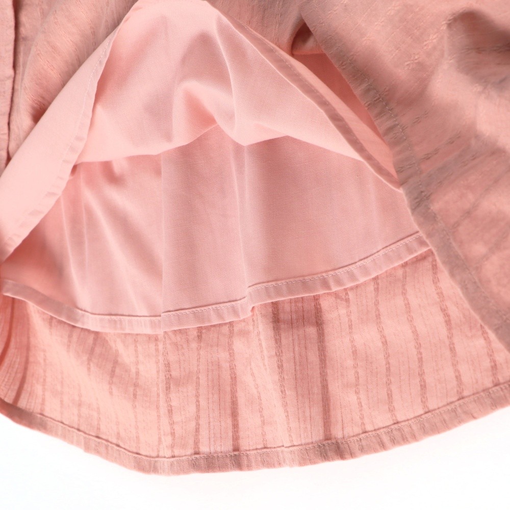 サーモンピンク