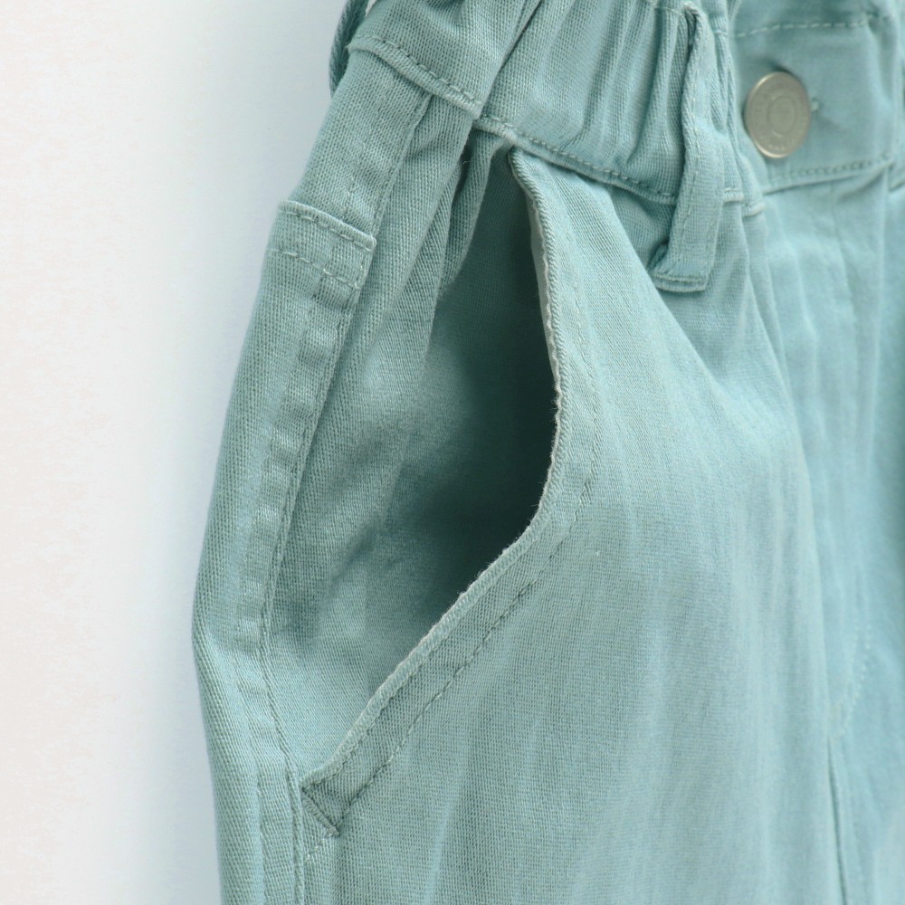 ライトグリーン