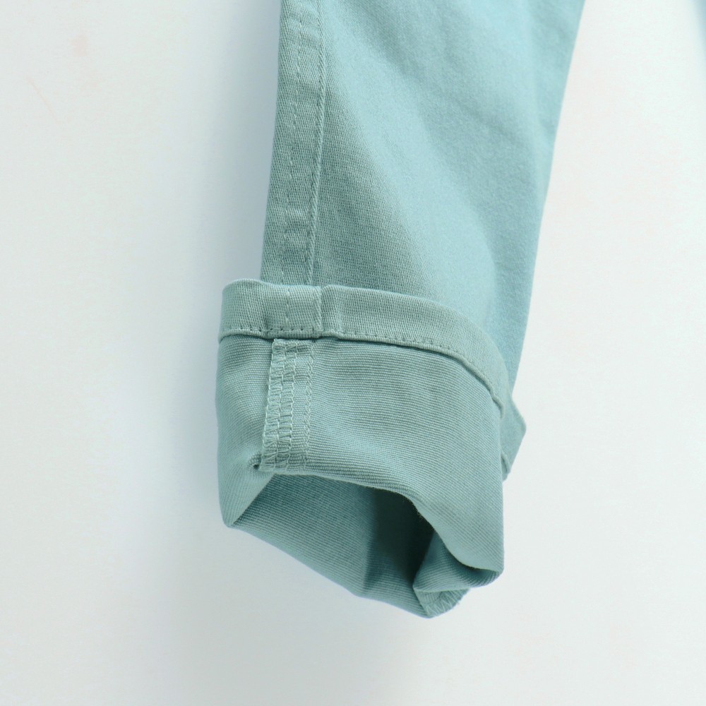 ライトグリーン