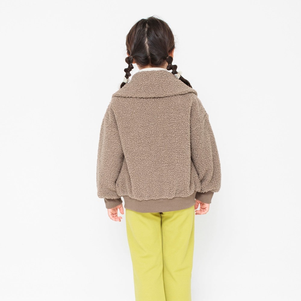 大きめ衿ボアジャケット