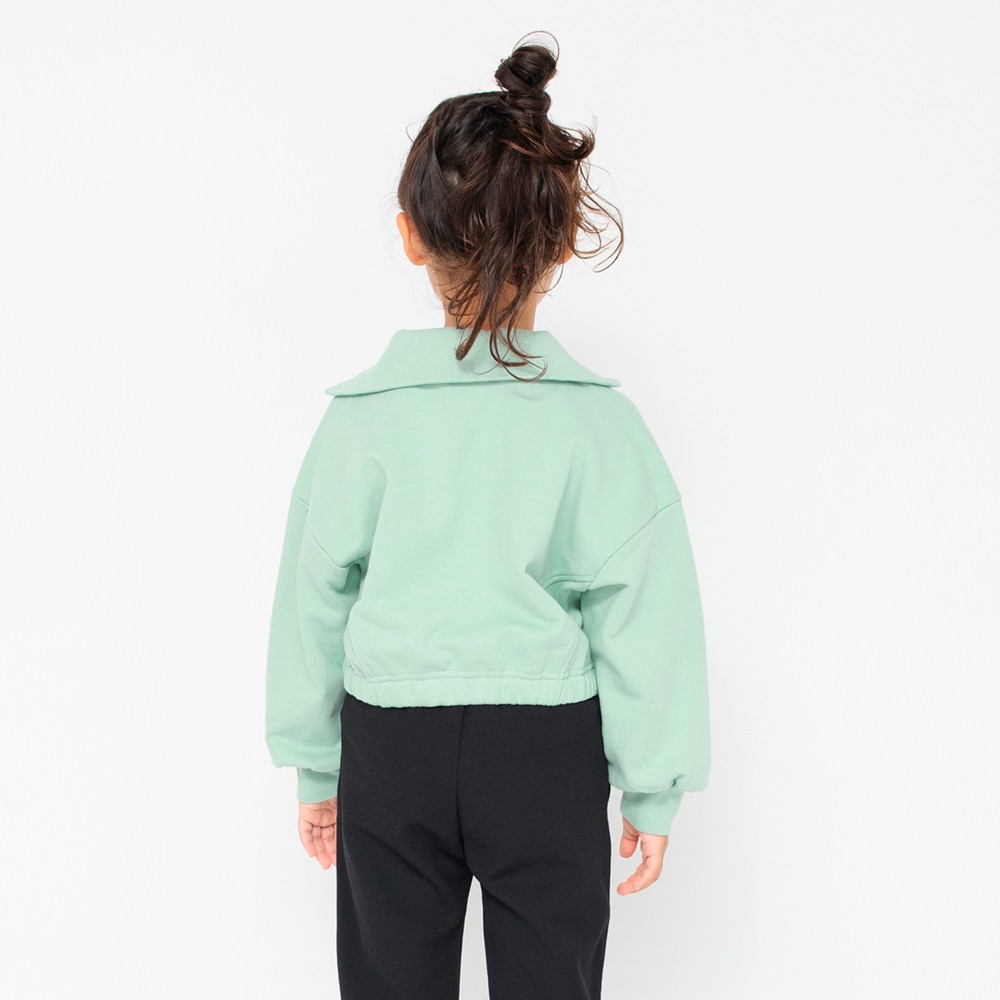 ライトグリーン