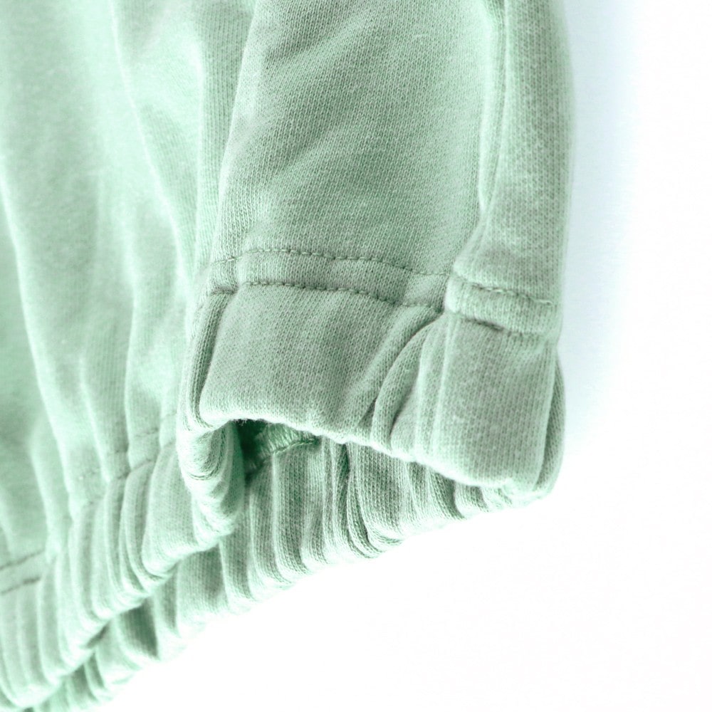 ライトグリーン