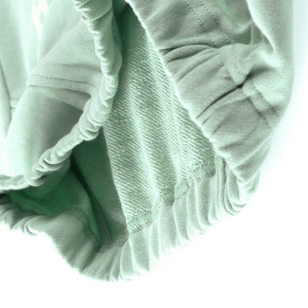 ライトグリーン