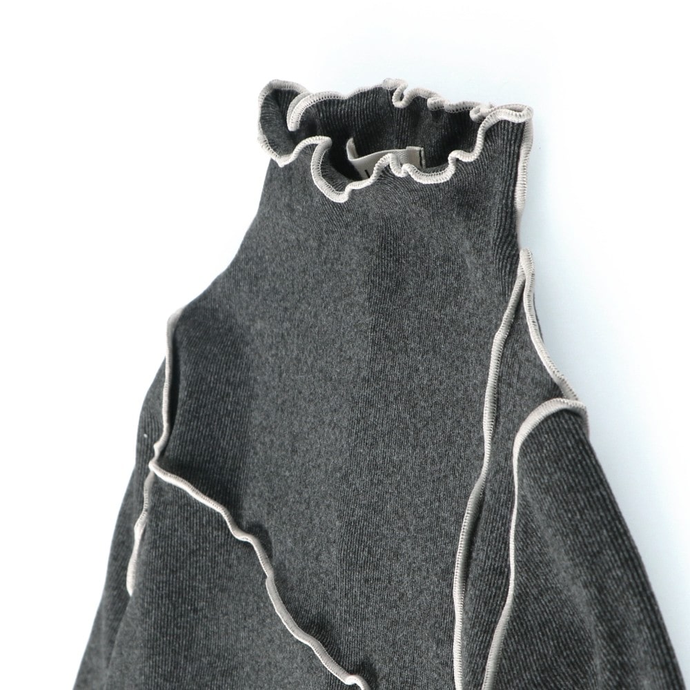 チャコールグレー