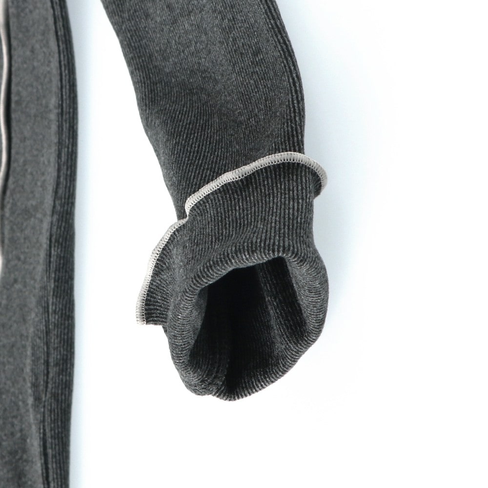 チャコールグレー