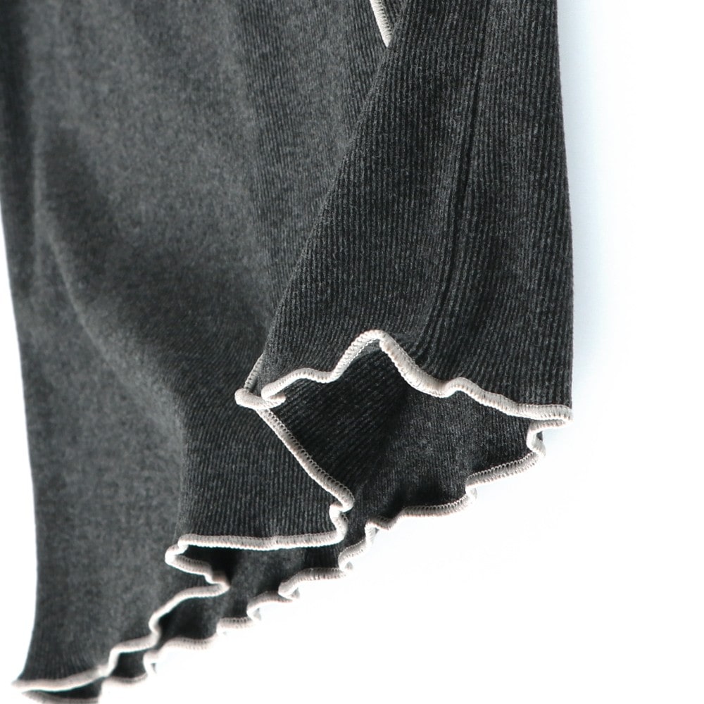 チャコールグレー