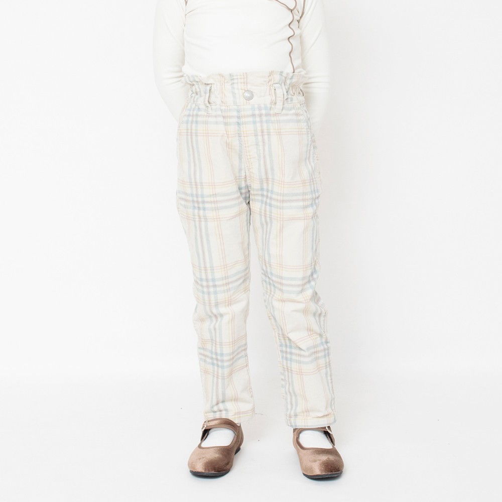 ライトベージュ