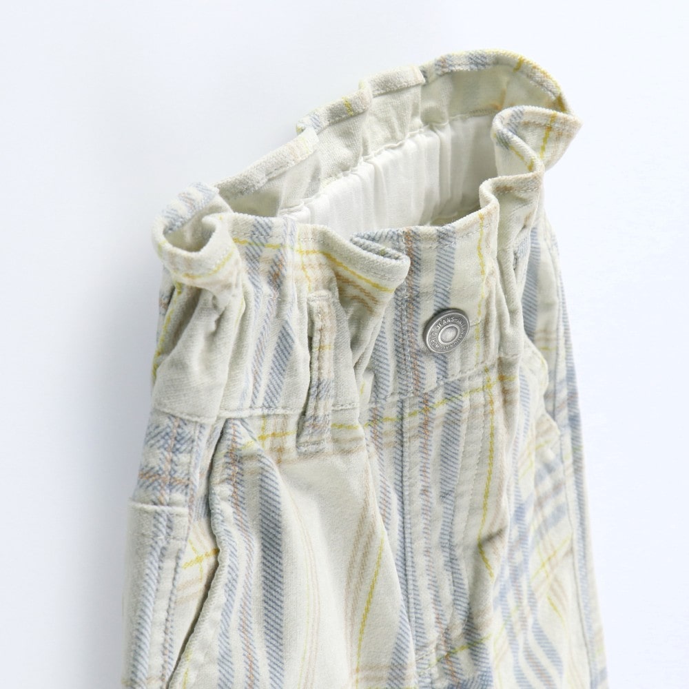 ライトベージュ