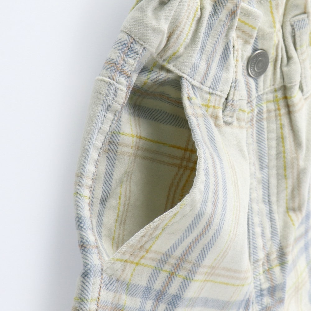 ライトベージュ