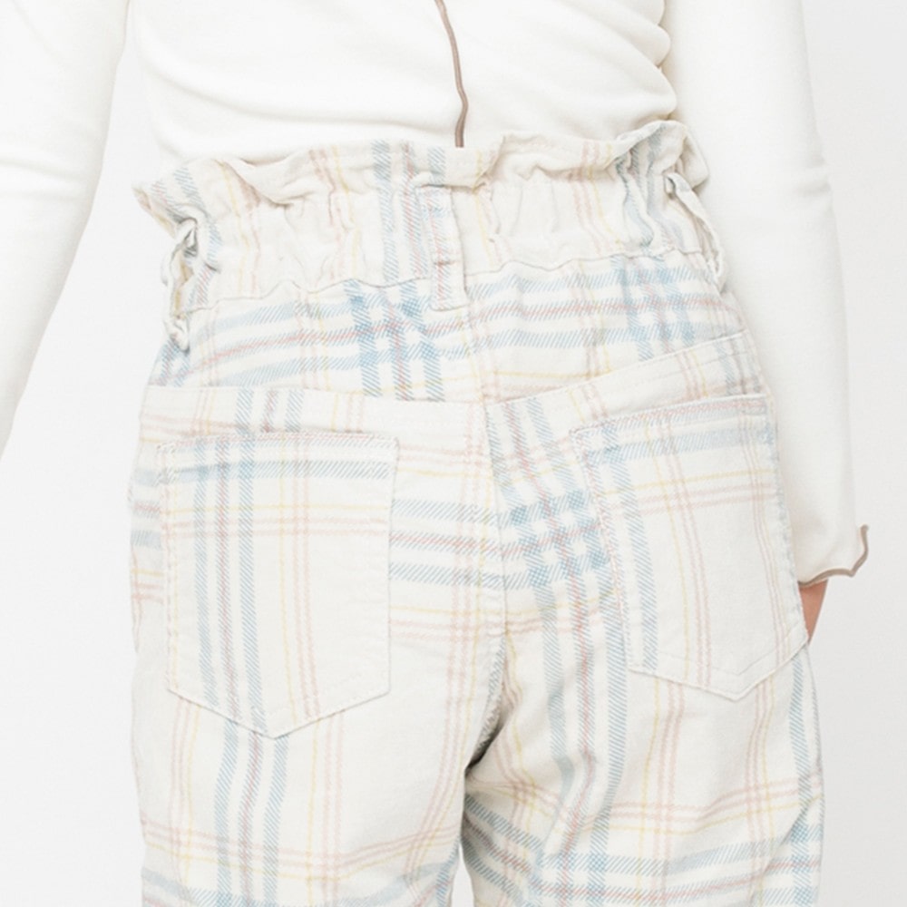 ライトベージュ