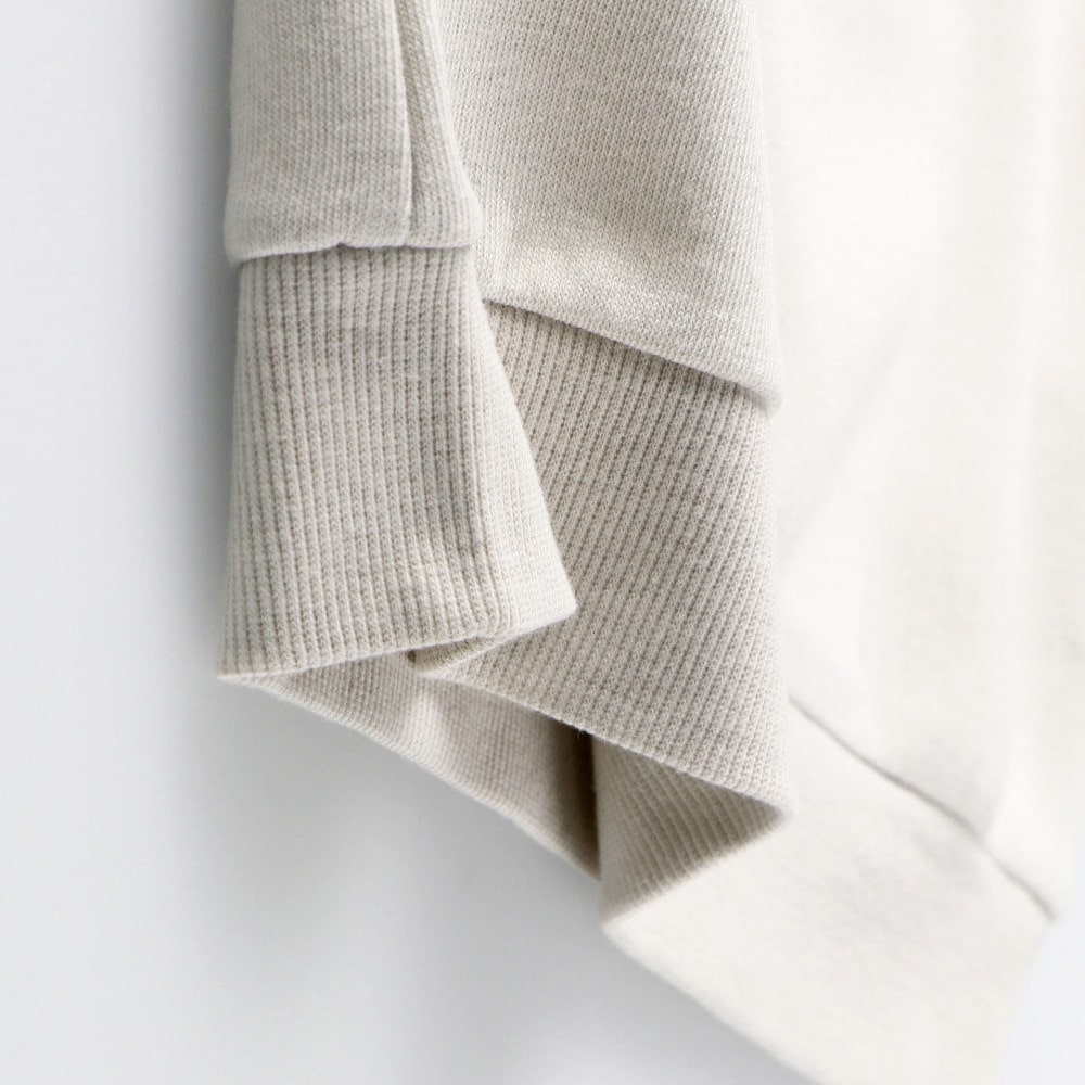 ライトベージュ