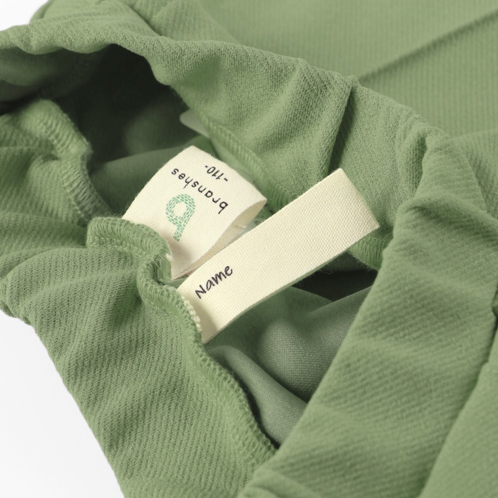 カーキグリーン