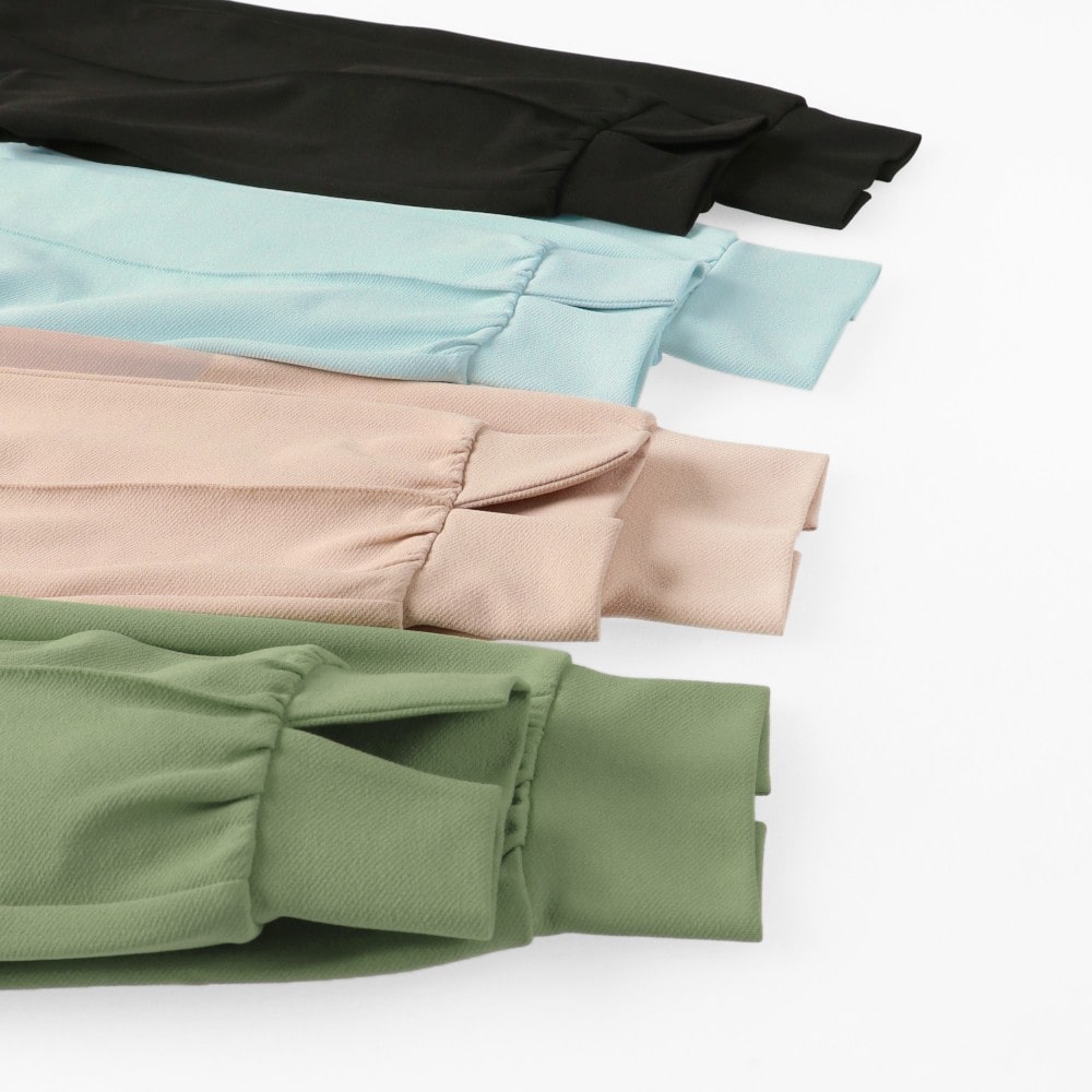 カーキグリーン