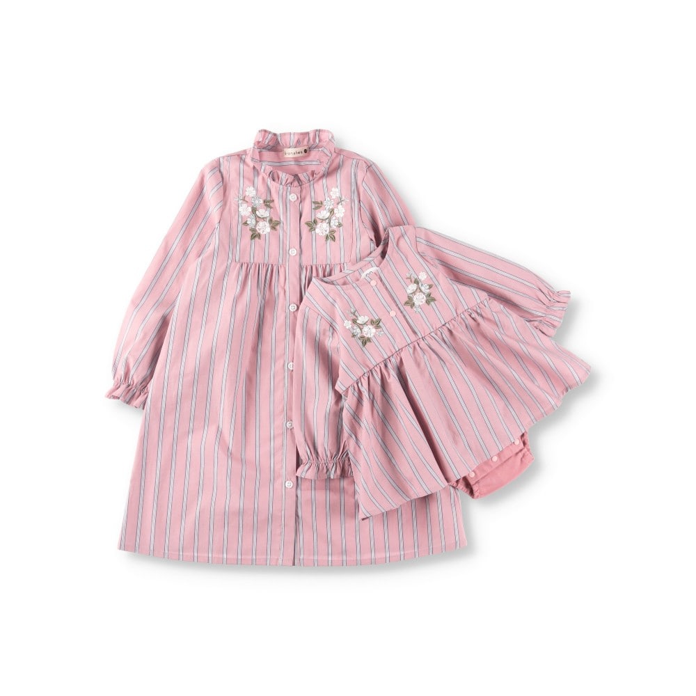 サーモンピンク