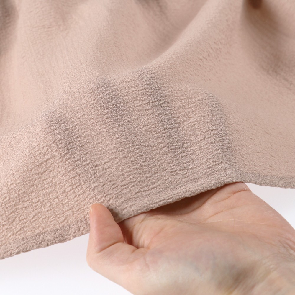 ピンクベージュ