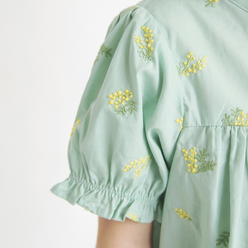 ライトグリーン