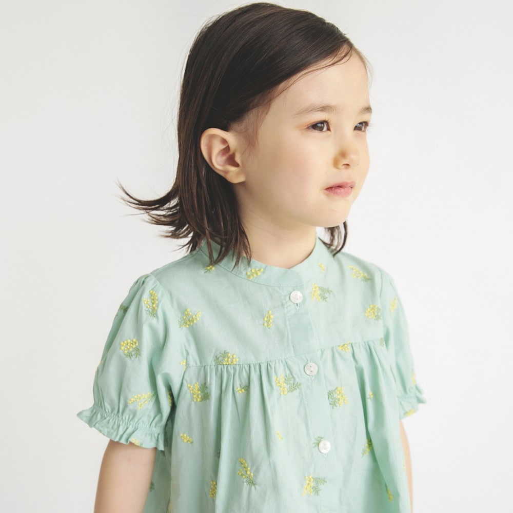 ライトグリーン