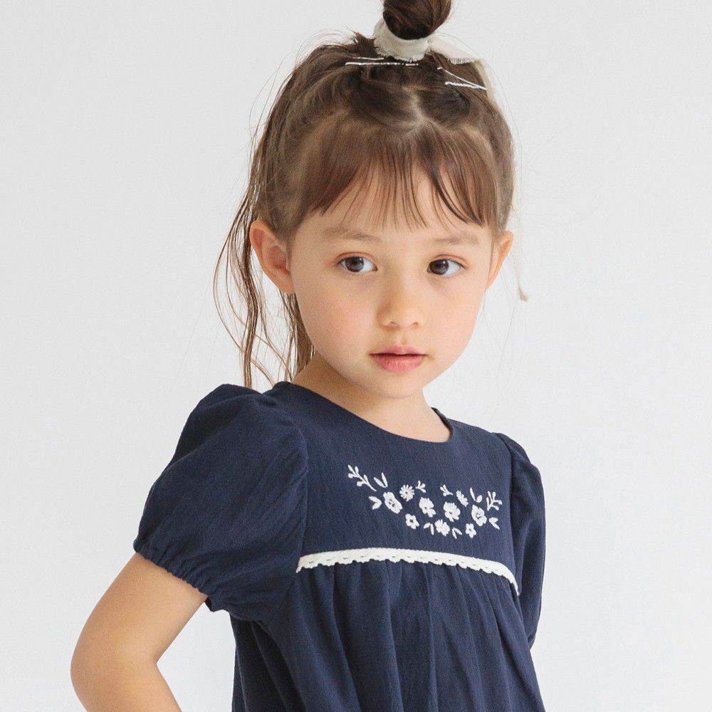 ネイビーブルー