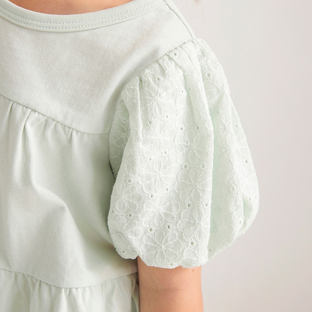 ライトグリーン