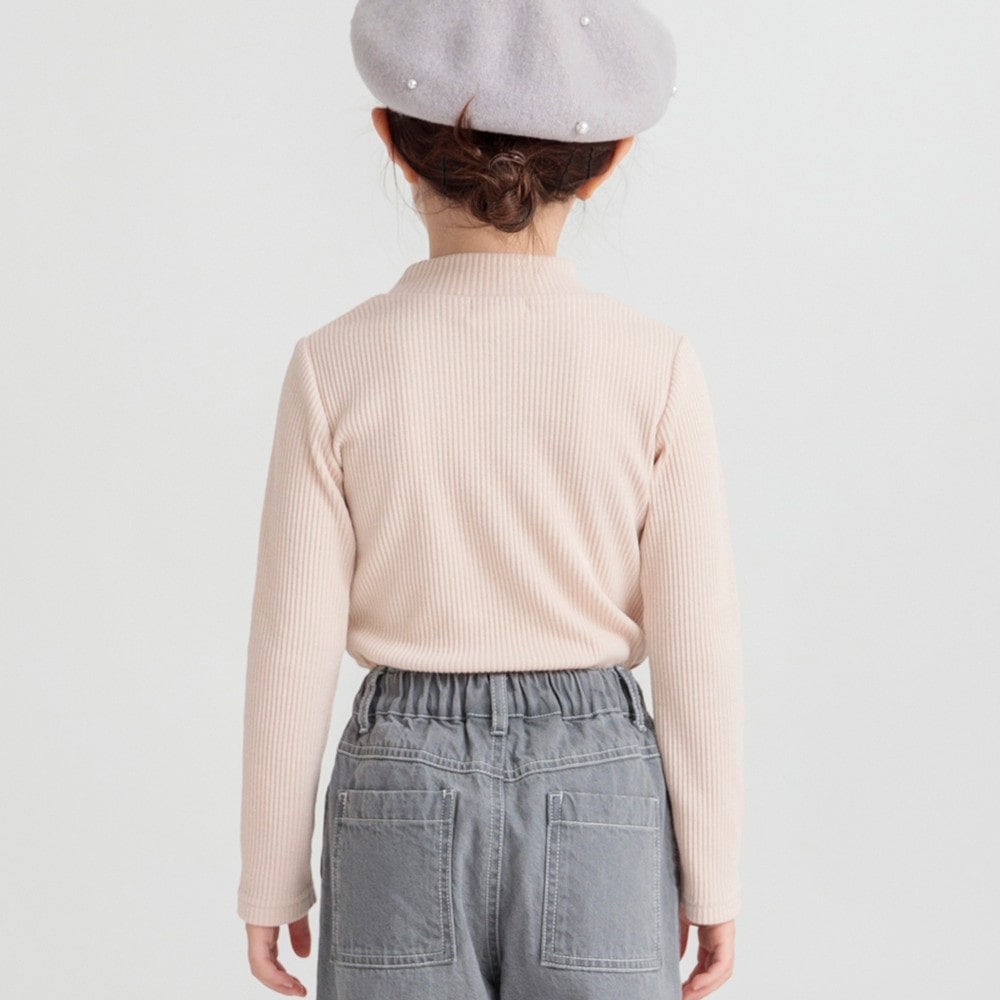 ピンクベージュ